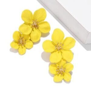 2/$30 NEW Boho Festival Yellow Hibiscus Flower Earrings 154